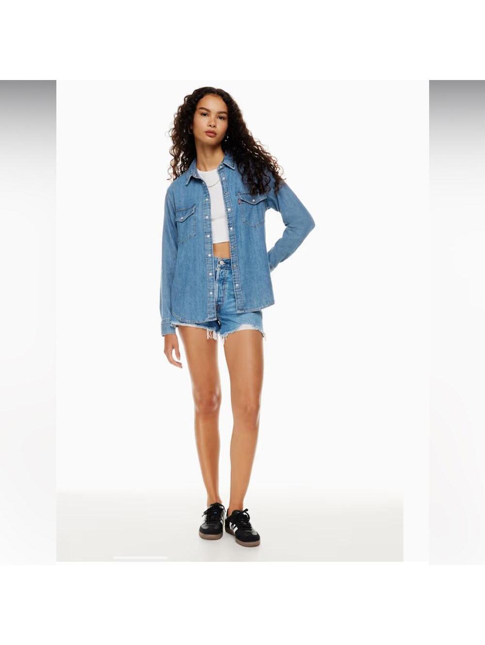 ***SOLD***Levi’s Essential Western Shacket
